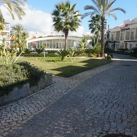 Апартаменты Modern 4 Bedrooms With Enusuits Spacious Amazing Views With 4 Swimming Pools Картейра