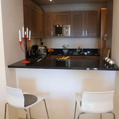 Modern 4 Bedrooms With Enusuits Spacious Amazing Views With 4 Swimming Pools Apartment Quarteira