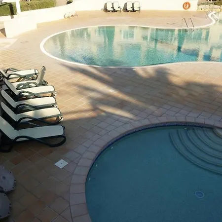 Modern 4 Bedrooms With Enusuits Spacious Amazing Views With 4 Swimming Pools Apartment Quarteira