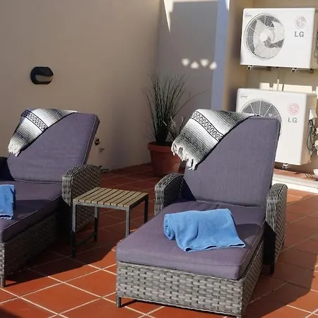 Modern 4 Bedrooms With Enusuits Spacious Amazing Views With 4 Swimming Pools Apartment Quarteira