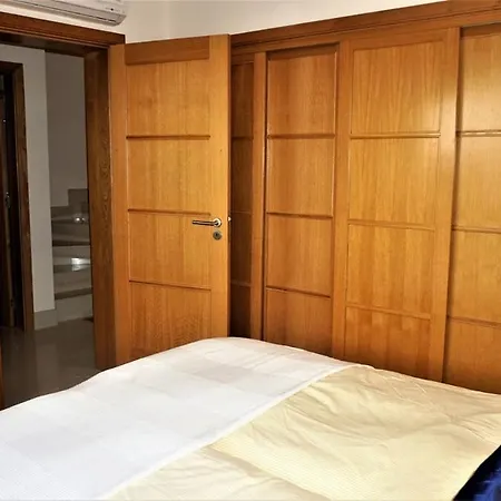 Apartment Modern 4 Bedrooms With Enusuits Spacious Amazing Views With 4 Swimming Pools Quarteira