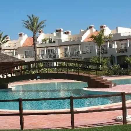 Modern 4 Bedrooms With Enusuits Spacious Amazing Views With 4 Swimming Pools Apartment Quarteira